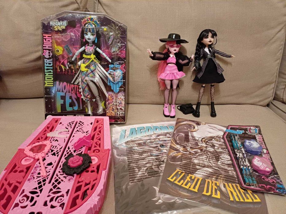 Кукли Monster High, Барби Barbie, Poison Ivy, Disney Store Дисни лот