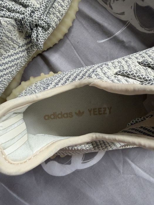 Adidasi Yeezy 350