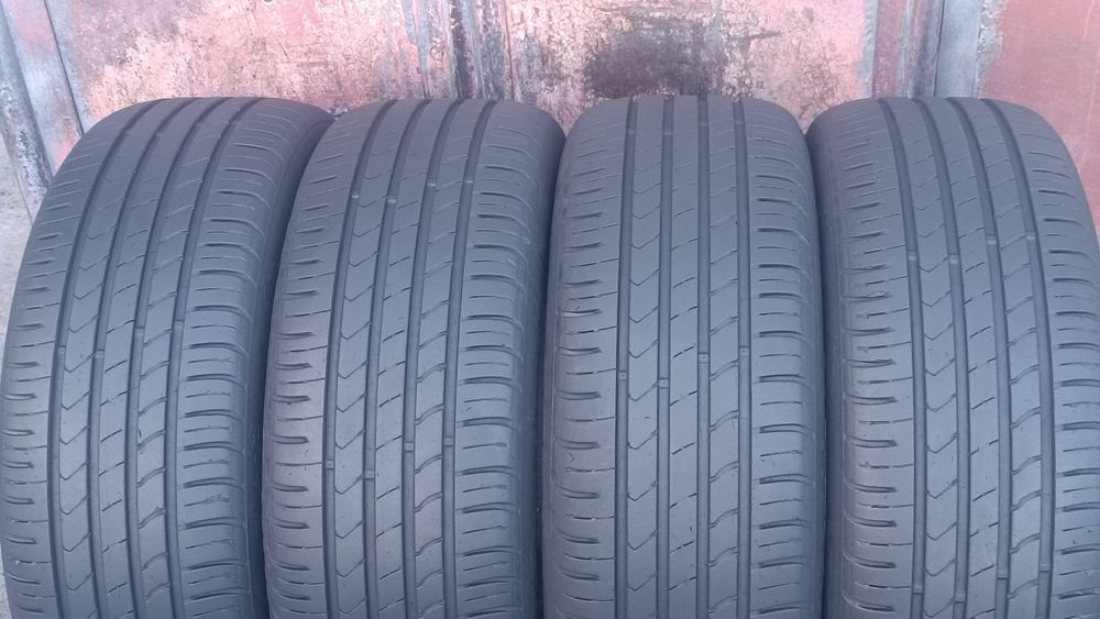 215/55/17 Kumho .