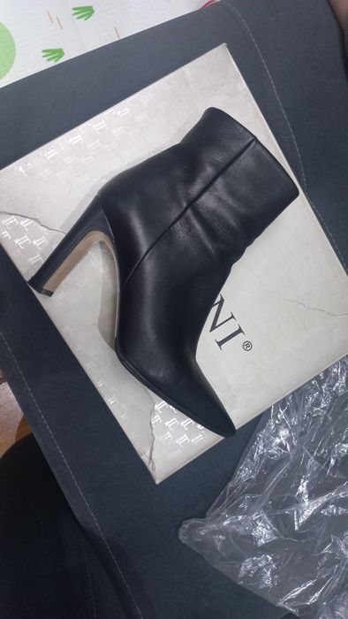 Сапоги женские кожанные