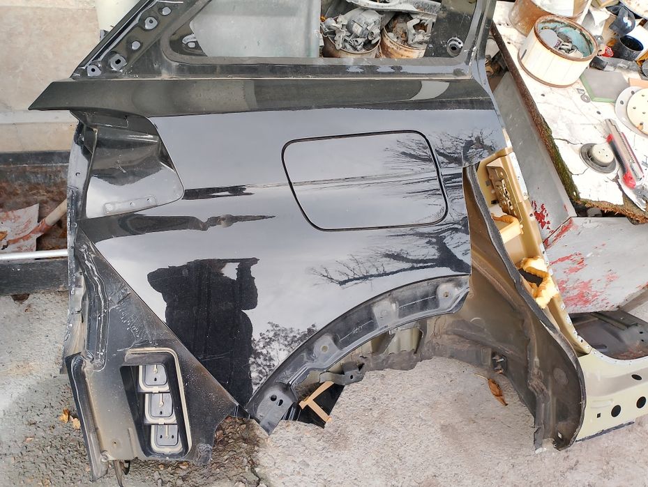 Продавам заден десен калник Peugeot 5008 /2020/г