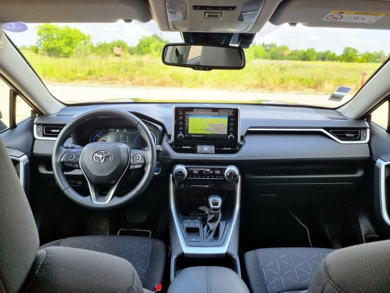 Toyota RAV4 Tracțiune 4X2 FATA / Hibrid / An:2021 / Camera / ACC+