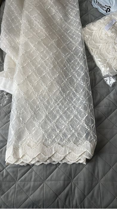 Perdea  ,3 metri lungime /2,50 inaltime ,cu resansa cusuta