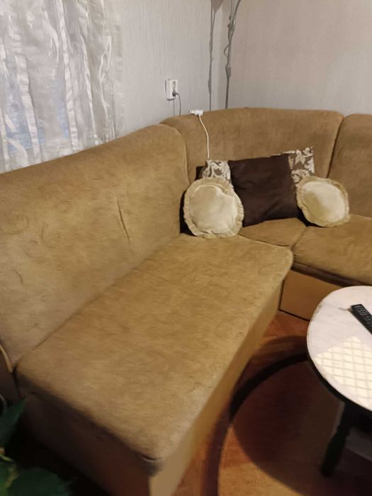 Голям диван за хол