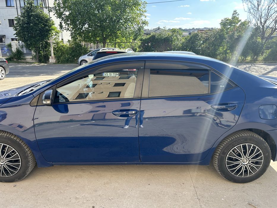 Vand Toyota Corolla an 2014, motor 1,4 benzina