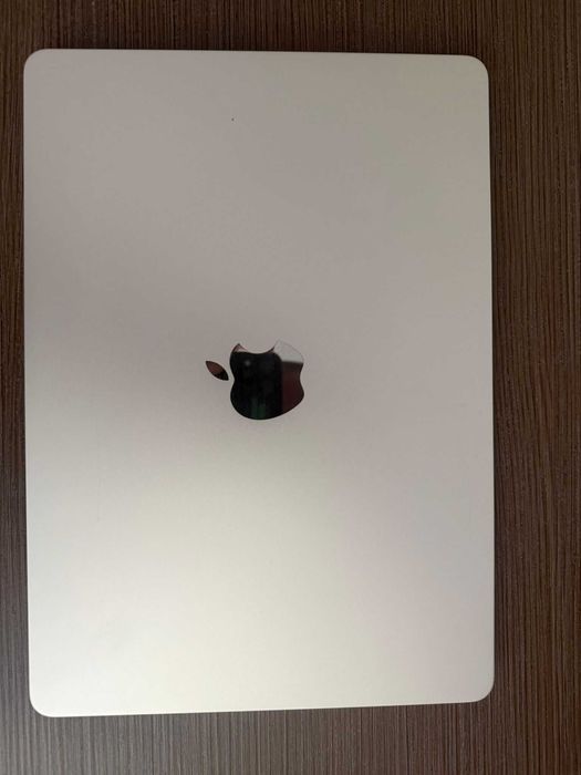 Macbook Air M2 13 2022 8GB RAM 256GB Starlight