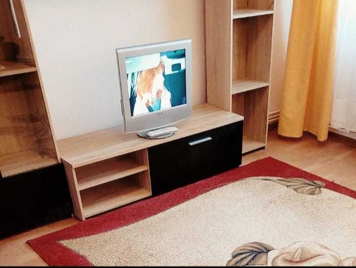 proprietar, închiriez garsonieră,27mp et4/6,ultracentral,blocul cu baroul de avocați