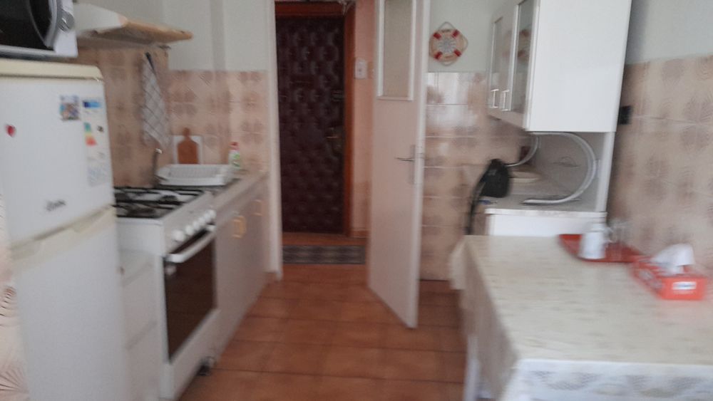 Închiriez apartament 3 camere zona Zodiac