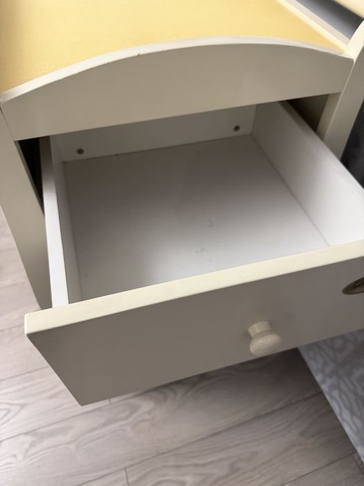 Пеленальный стол