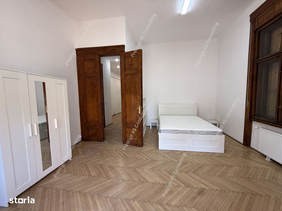 Apartament Patrimonial 150 mp | Balcon cu vedere directa spre Piata Vi