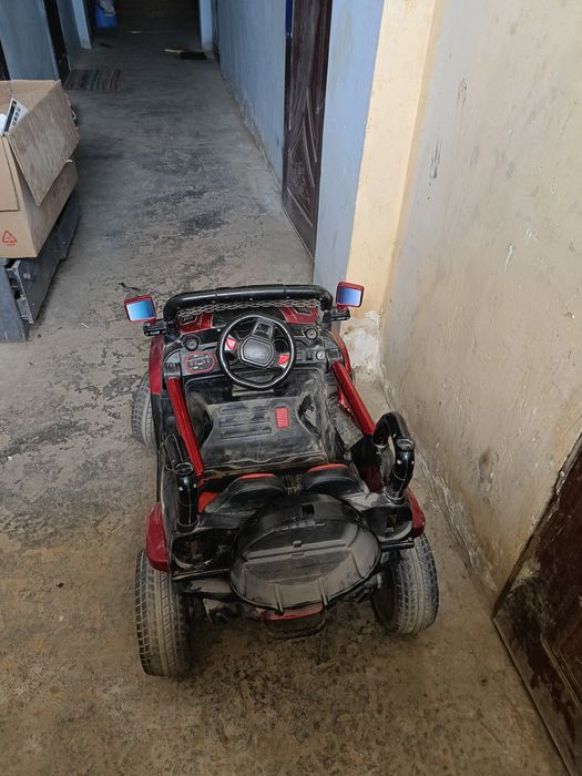 Детский автомобиль