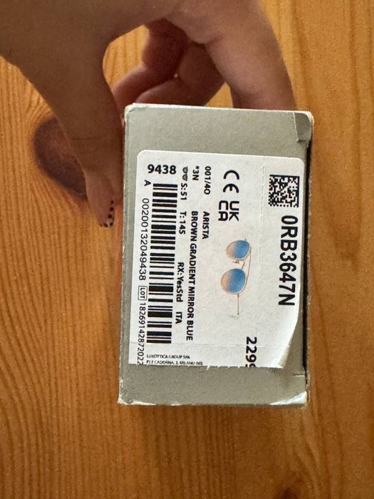 Очки Ray ban продаются