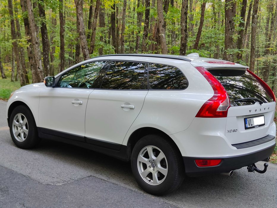 Volvo XC60 4x4 - Diesel ( Driv-e )  , Euro 5 - 2012 - Impecabil .