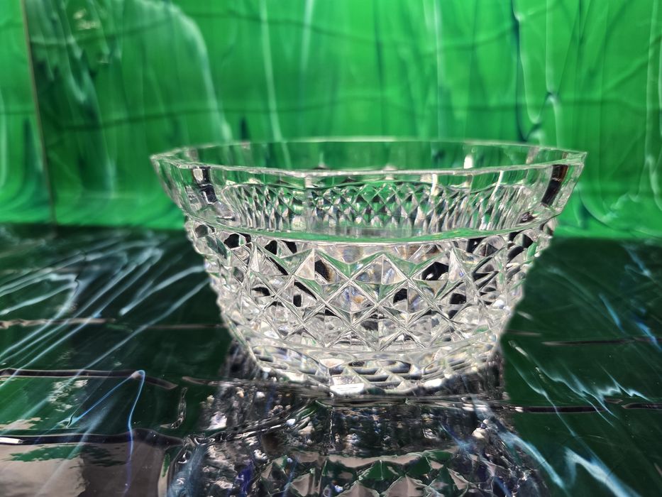 Хрусталь. Салатницы,  Лодочки- салатники. Рюмочки. Вазы