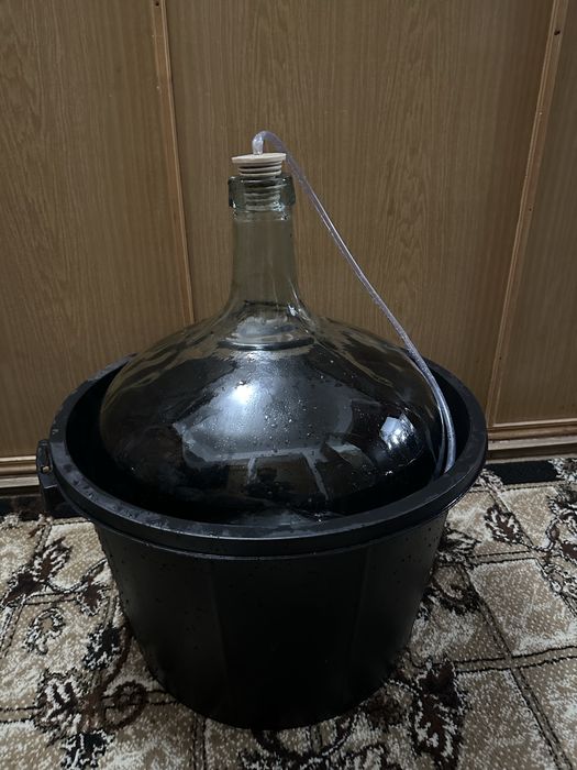 De vanzare damigeana 50 L x3