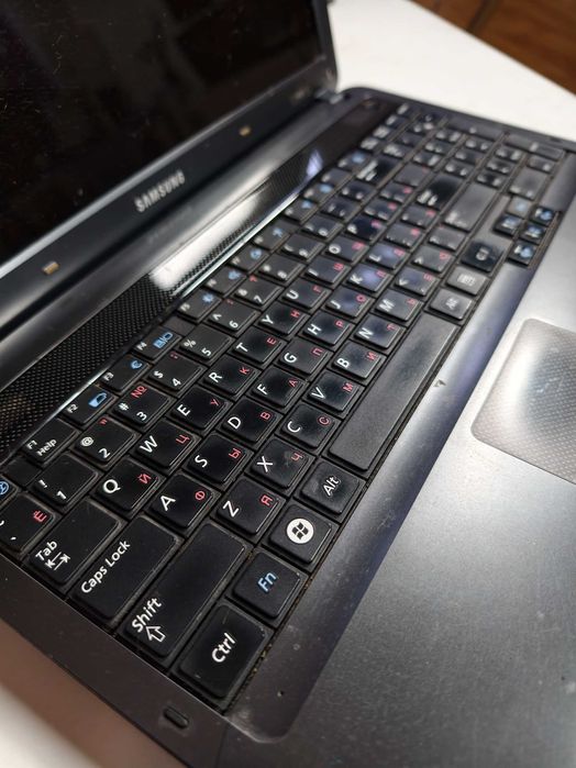 Ноутбук Samsung R525