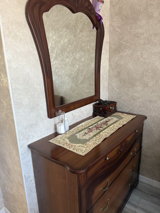 Срочно продаю спальный гарнитур