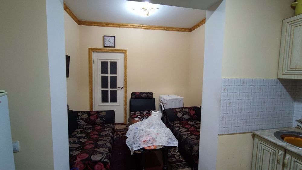 Bez makler Srochno 2 xonali Kvartira sotiladi.