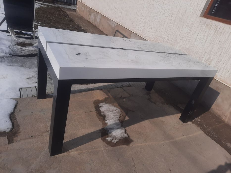 Продам каменный стол