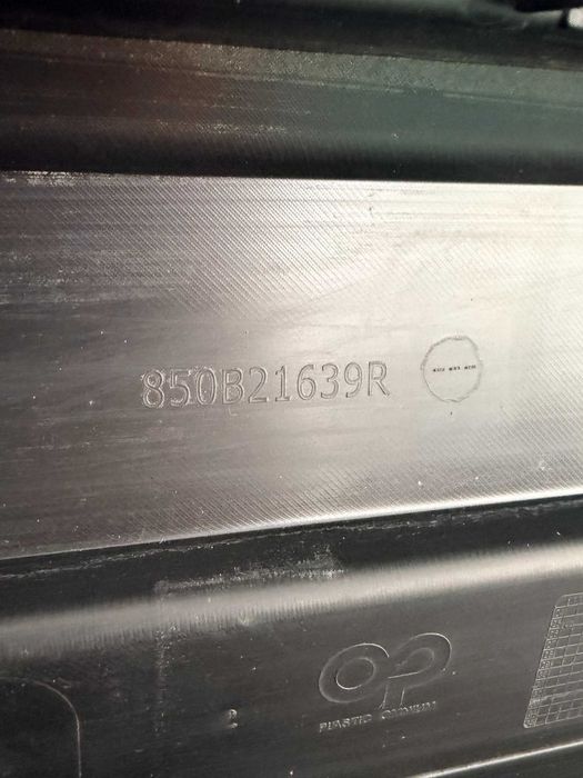 Spoiler bara spate Renault Clio 6 2024+ nou original Renault