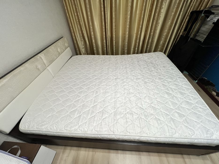 Матрас б/у  160*200