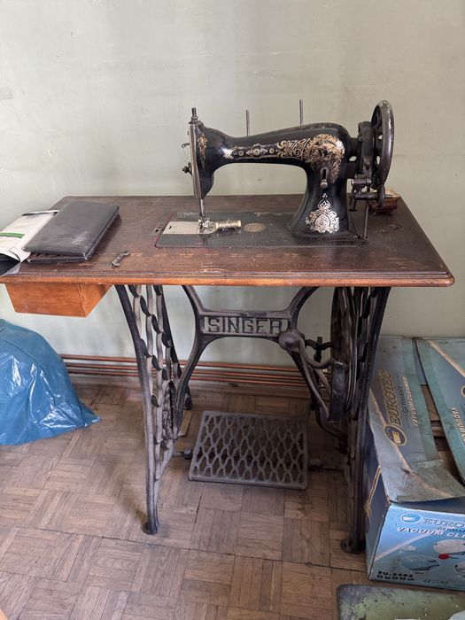 Masina de cusut Singer veche