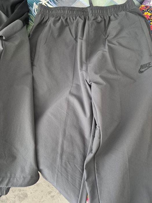 Продается спортивный костюм