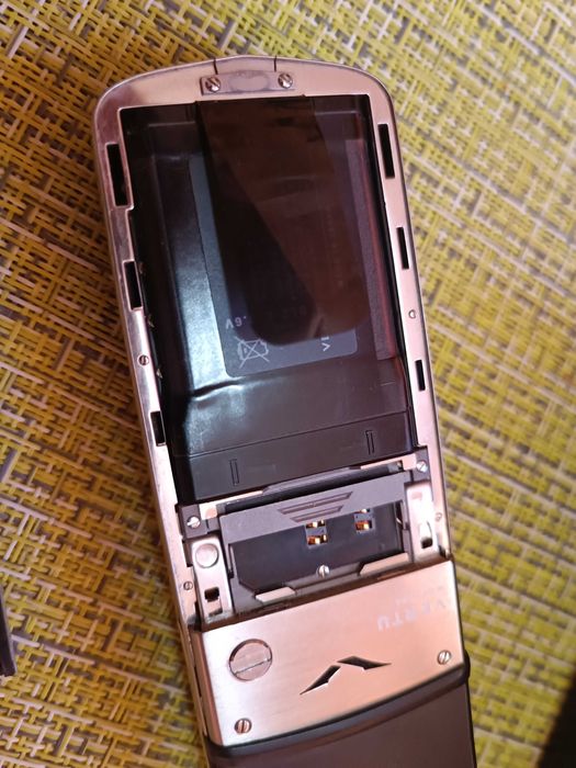 Истински мобилен телефон Vertu Signature M