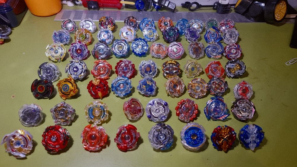 Beyblade Burst Takara Tomy lot