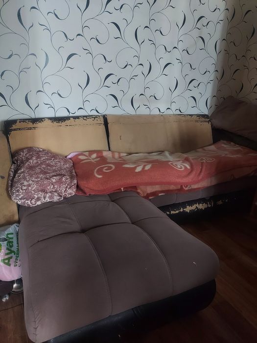 Отдам даром диван