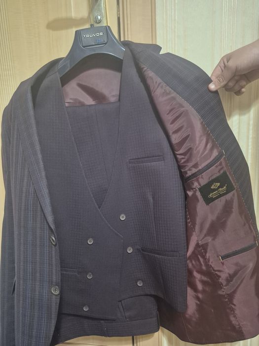 Продаются костюм тройка