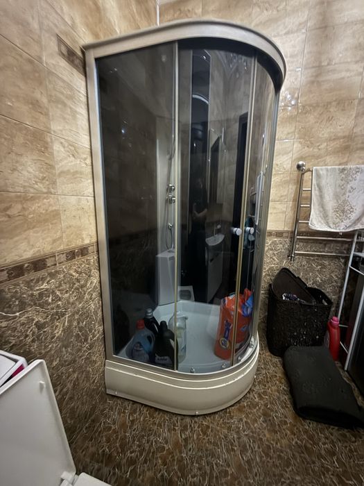 Продам почти новую душевую кабинку