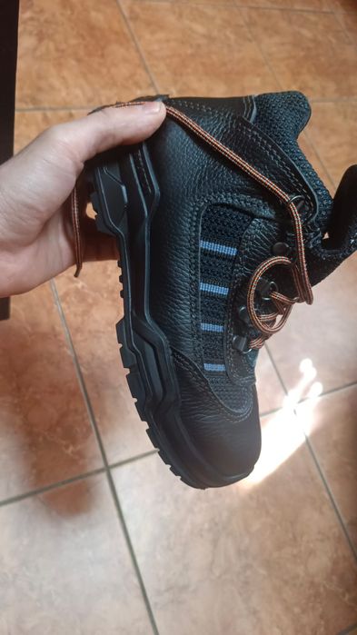 Новые кросовки жен