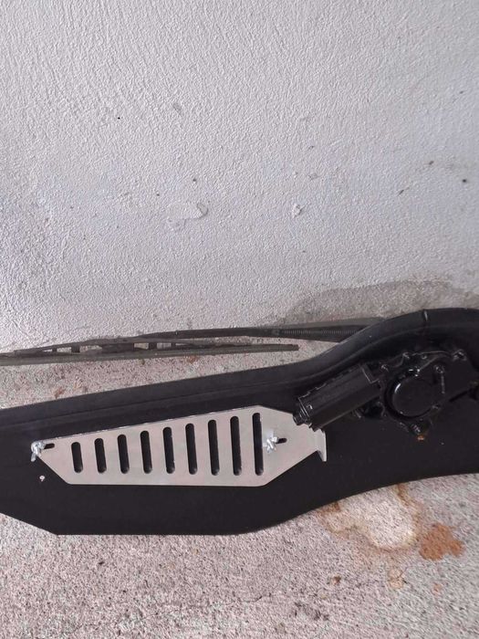 продавам чисто ново Предно стъкло за Can-Am maverick X3