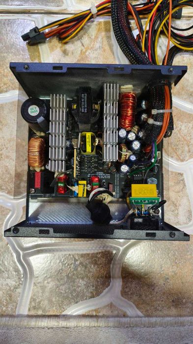 Продам блок питания Cooler Master V3 Elite 600W (б/у)