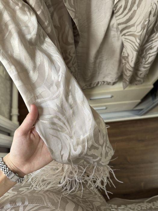 Платье золтистого цвета