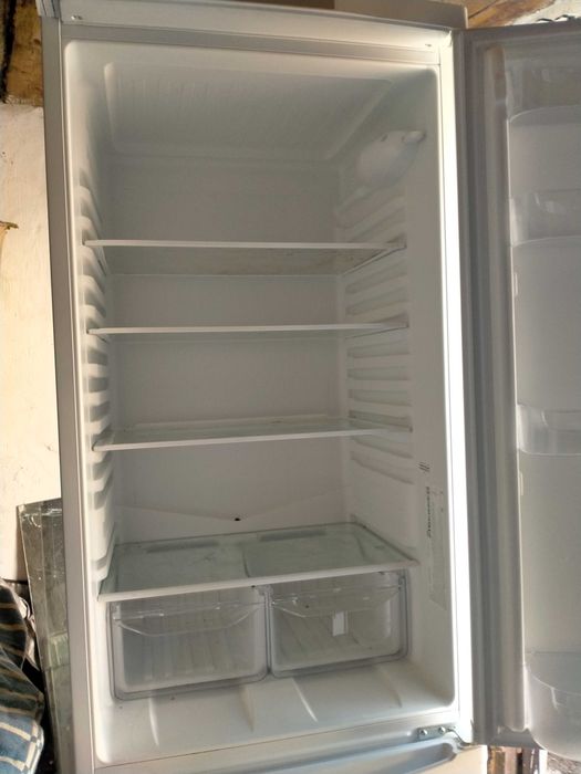 Продам холодильник INDESIT
