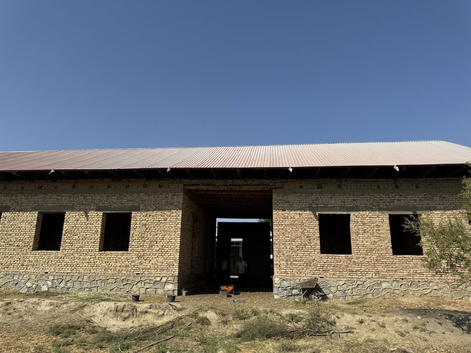 Navoiy shaxardan 16 sotixlik hovli sotiladi
