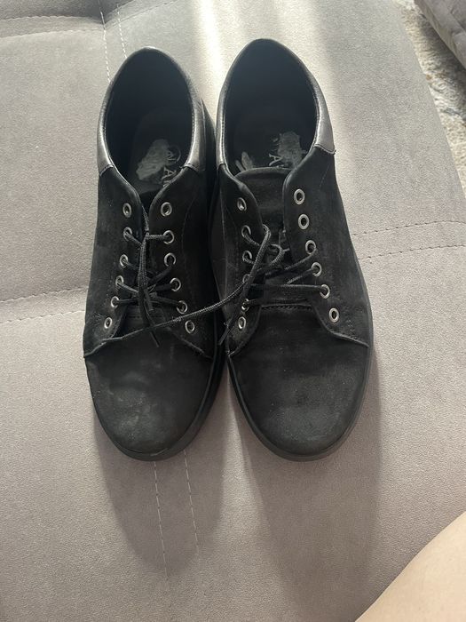 Продам туфли и кросовки