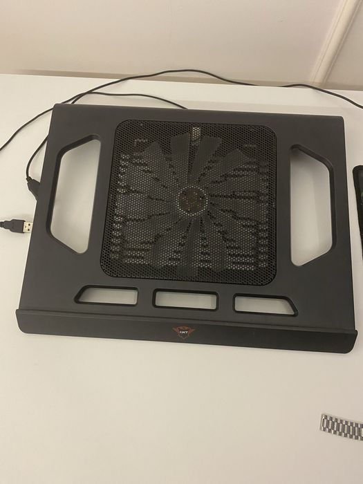 Продам подставку для ноутбука