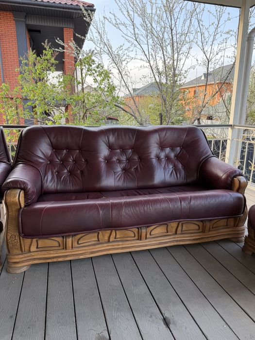 Продам диван и кресла