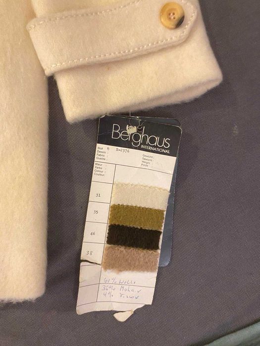 Продавам чисто нови дамски палта