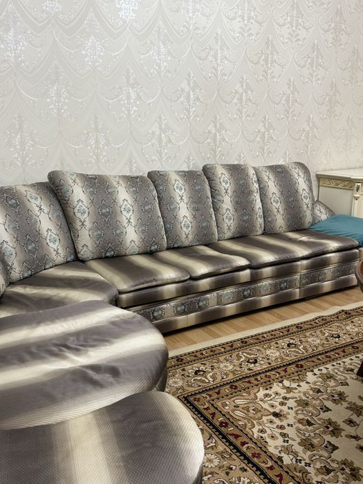 Продам диван угловой