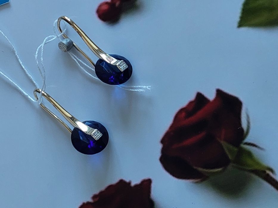 Золотые серьги с бриллиантами