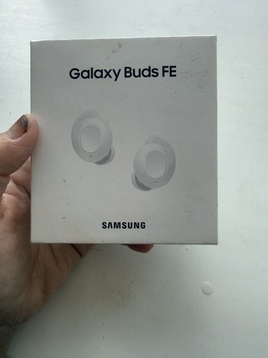Продам наушники Samsung Galaxy Buds fe