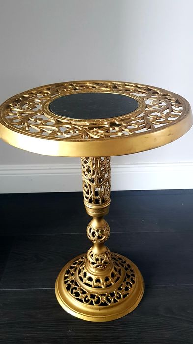 Măsuță veche  din bronz cu blat din marmură