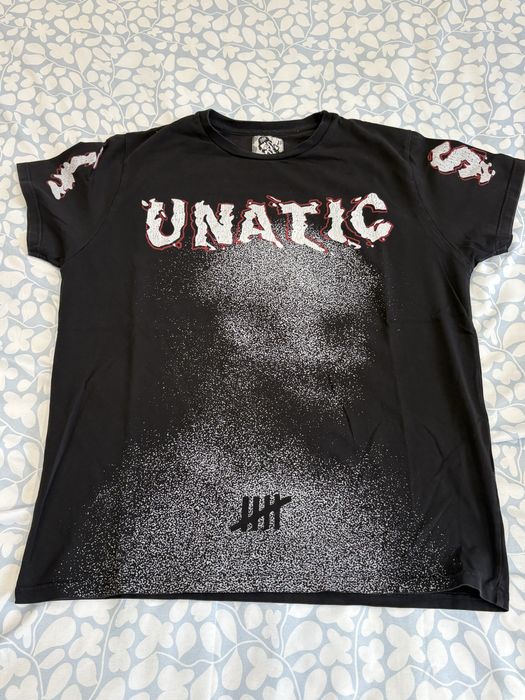 Черна тениска на Luda