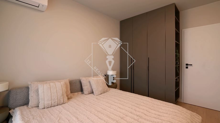 Продава се Тристаен апартамент в Пловдив, Христо Смирненски - 117 кв.м за 1645 €/кв.м - Снимка #8