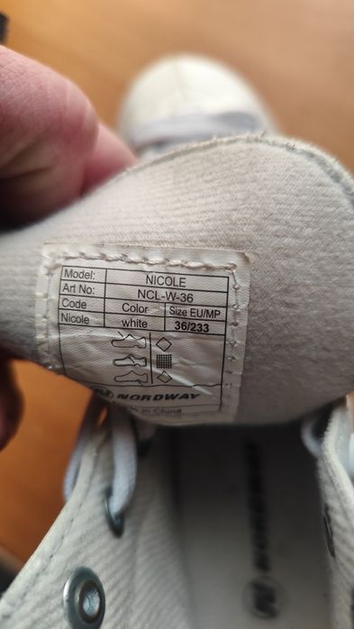 Продам детские коньки