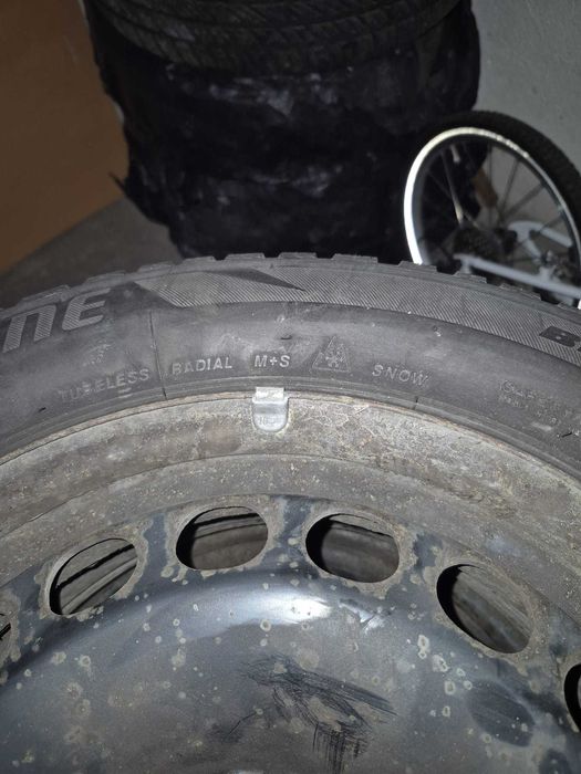 Anvelope Iarna Bridgestone Blizzak LM001 205/55 R16 91H + jante tabla